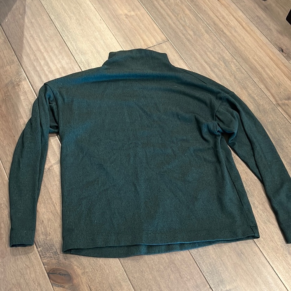 Uniqlo Women’s turtleneck sweater size small